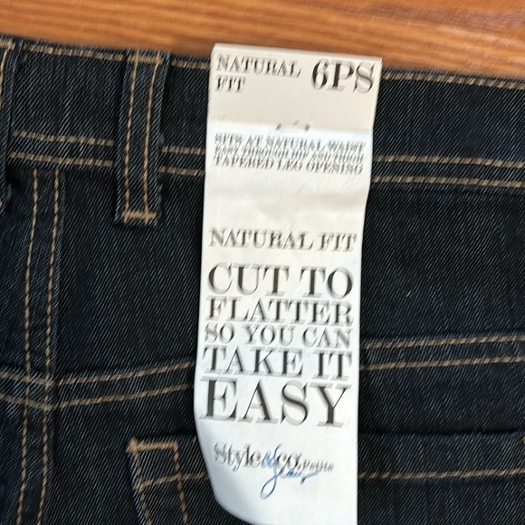 NWT Style & Co. Dark Wash Natural Fit Jeans (Sits at Natural Waist) Size 6 Short - Picture 9 of 15